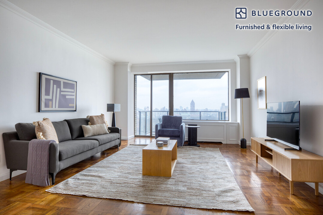 985 5th Ave, Unit FL24-ID1404 in New York, NY - Building Photo