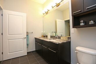 Xchange at Secaucus Junction in Secaucus, NJ - Building Photo - Interior Photo