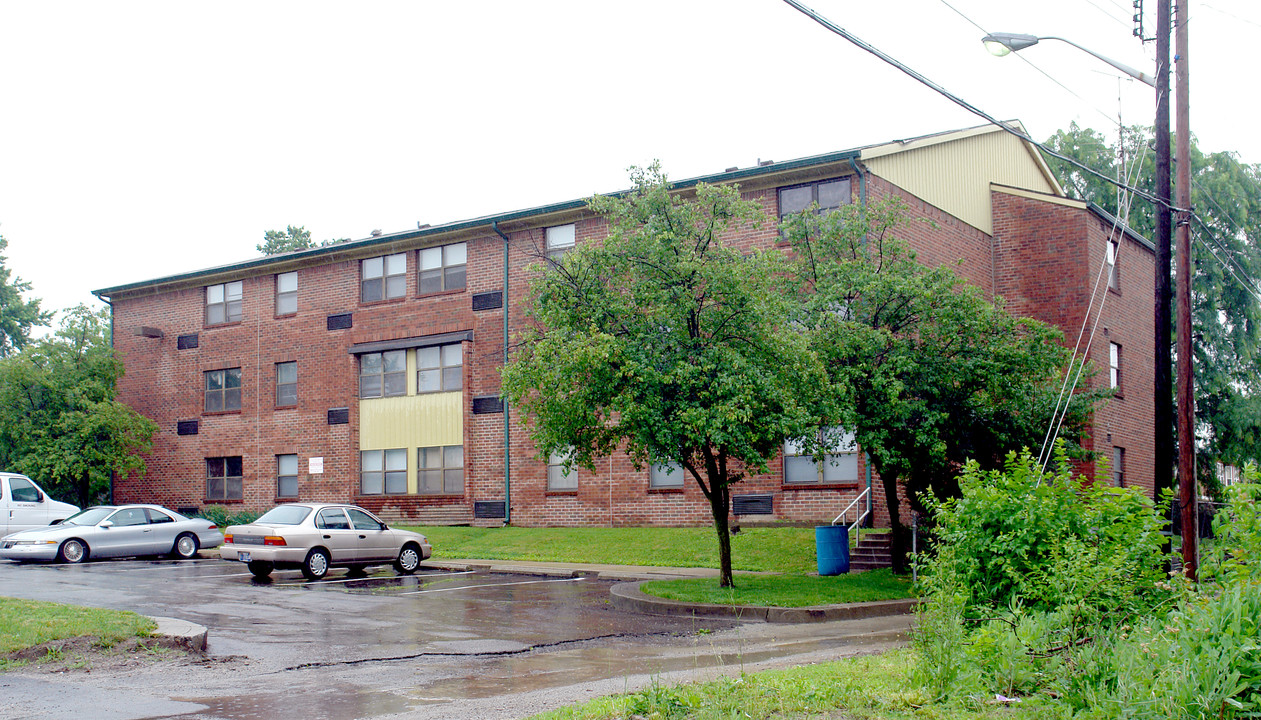 New Life Manor in Indianapolis, IN - Foto de edificio