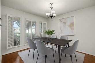 22110 Field Green Dr in Cypress, TX - Foto de edificio - Building Photo