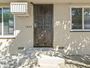 1225 N Lincoln St in Stockton, CA - Building Photo - Building Photo