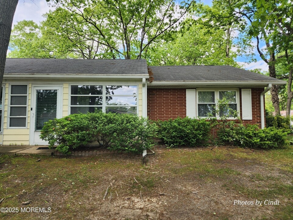 82F Dorchester Dr in Lakewood, NJ - Building Photo