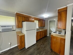 206 Lake Dr in Vidalia, GA - Building Photo - Building Photo