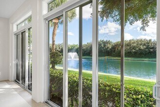 106 Palm Bay Dr in Palm Beach Gardens, FL - Building Photo - Building Photo