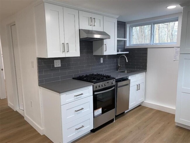 475 Christian Herald Rd in Valley Cottage, NY - Building Photo - Building Photo