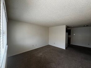 1342 N Edmonds Dr in Carson City, NV - Foto de edificio - Building Photo