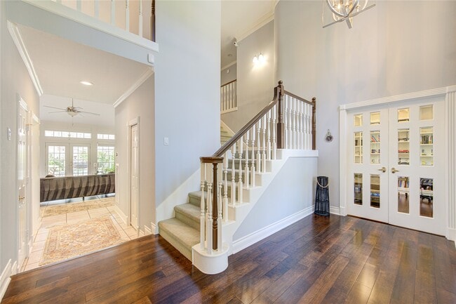 property at 3622 Springhill Ln