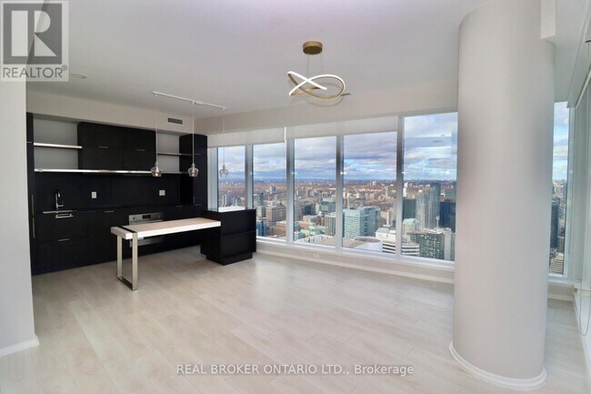 197 Yonge St in Toronto, ON - Building Photo - Building Photo