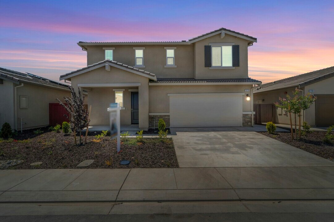 3278 Vallonea St in Manteca, CA - Building Photo