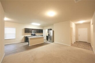 6107 Diamondleaf Bend in Austin, TX - Building Photo - Building Photo