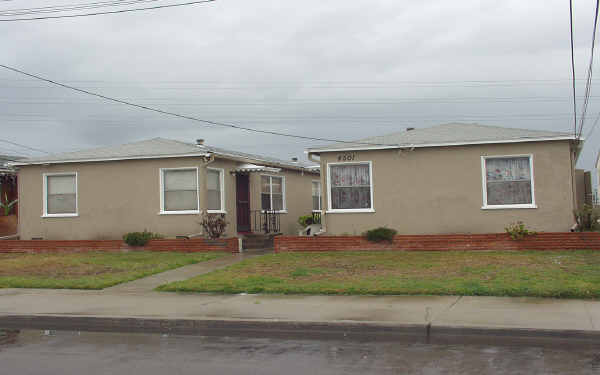 4501 Illinois St in San Diego, CA - Foto de edificio - Building Photo