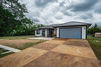 177 Maldonado Trail in Del Valle, TX - Building Photo - Building Photo