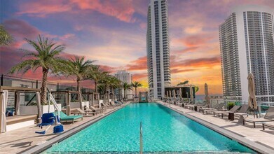 4010 S Ocean Dr in Hollywood, FL - Building Photo - Building Photo