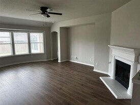 2512 Clubhouse Dr in Denton, TX - Building Photo