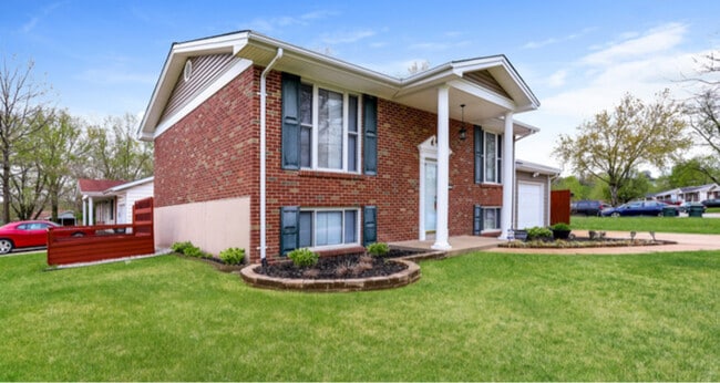 1224 Bal Harbor Dr in Arnold, MO - Building Photo - Building Photo