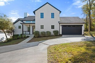 3018 Sunridge Dr in Austin, TX - Building Photo