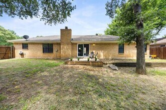 1306 Timber Ridge Dr in Euless, TX - Building Photo - Building Photo