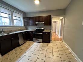 8000 S Champlain Ave, Unit 625-2 in Chicago, IL - Building Photo