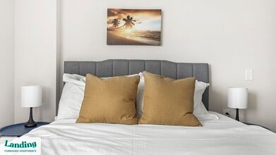 305 Dr. M.L.K. Jr St S, Unit 244 in St. Petersburg, FL - Building Photo - Building Photo