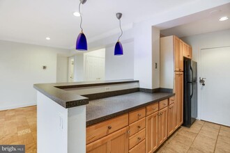 4201 Cathedral Ave NW in Washington, DC - Building Photo - Building Photo