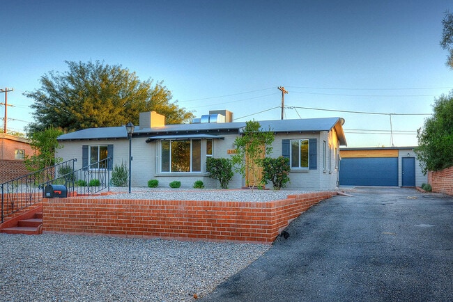 2434 E 9th St in Tucson, AZ - Building Photo - Building Photo
