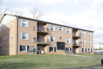 Fauquier Apartments in Warrenton, VA - Building Photo - Building Photo