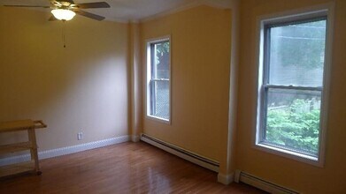 63 I St, Unit 1 in Boston, MA - Foto de edificio - Building Photo