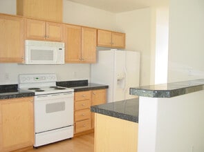 14741 SW Beard Rd in Beaverton, OR - Building Photo - Building Photo