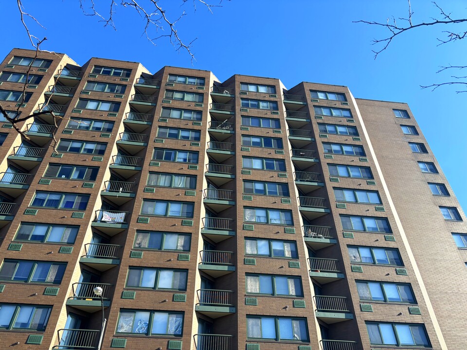Elmwood Square Apartments in Buffalo, NY - Building Photo
