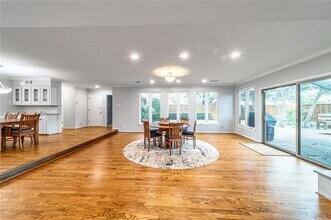 3825 Echo Brook Ln in Dallas, TX - Foto de edificio - Building Photo