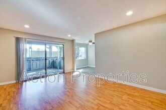 255 S Rengstorff Ave in Mountain View, CA - Building Photo - Building Photo