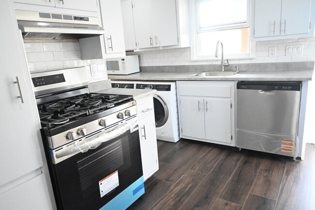 51 Bogart Ave, Unit 2