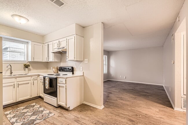 Cherry Hill Lofts in Austin, TX - Building Photo - Building Photo