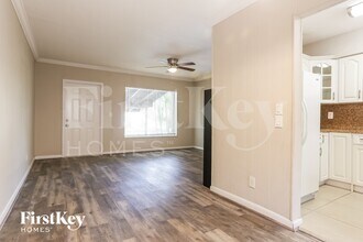 1078 NE 157th St in North Miami Beach, FL - Building Photo - Building Photo