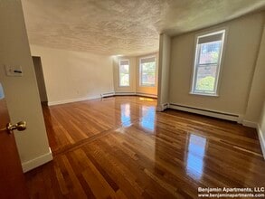 316 Tappan St, Unit 1B in Brookline, MA - Building Photo - Building Photo