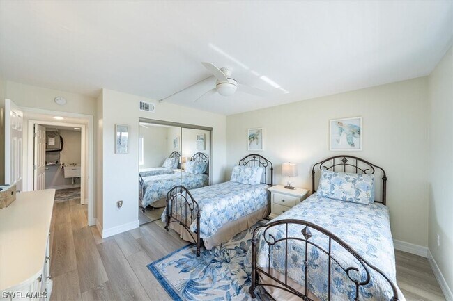 15161 Cedarwood Ln in Naples, FL - Building Photo - Building Photo
