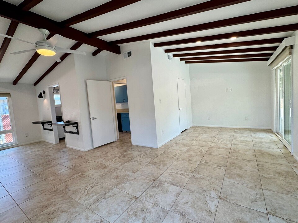6191 Howell Dr in La Mesa, CA - Building Photo