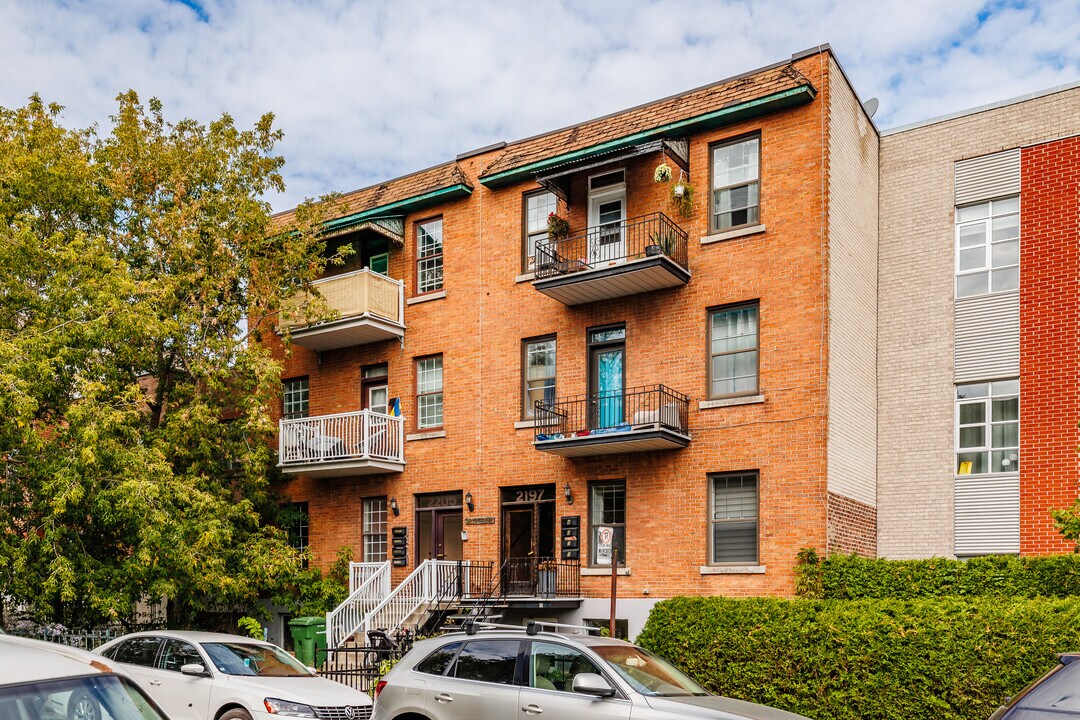 2197 Régent Av in Montréal, QC - Building Photo