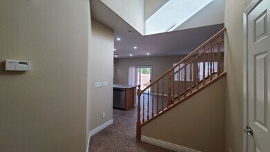 9268 W Sunny Oven Ct in Las Vegas, NV - Building Photo - Building Photo