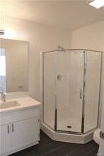 14218 Victory Blvd, Unit 31N in Los Angeles, CA - Building Photo - Building Photo