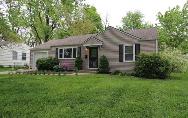7509 Conser in Overland Park, KS - Building Photo - Building Photo