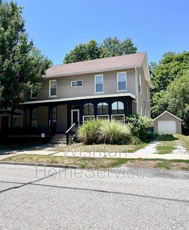 322 S Madison St in Macomb, IL - Building Photo - Building Photo