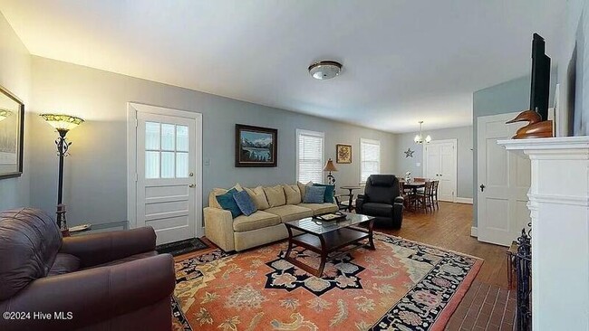 1105 W Rock Spring Rd in Greenville, NC - Building Photo - Building Photo