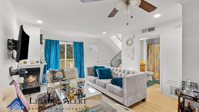 24115 Evans Ave in Santa Clarita, CA - Building Photo - Building Photo