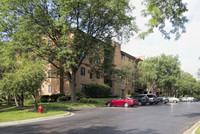 Farmingdale Terrace in Darien, IL - Foto de edificio - Building Photo