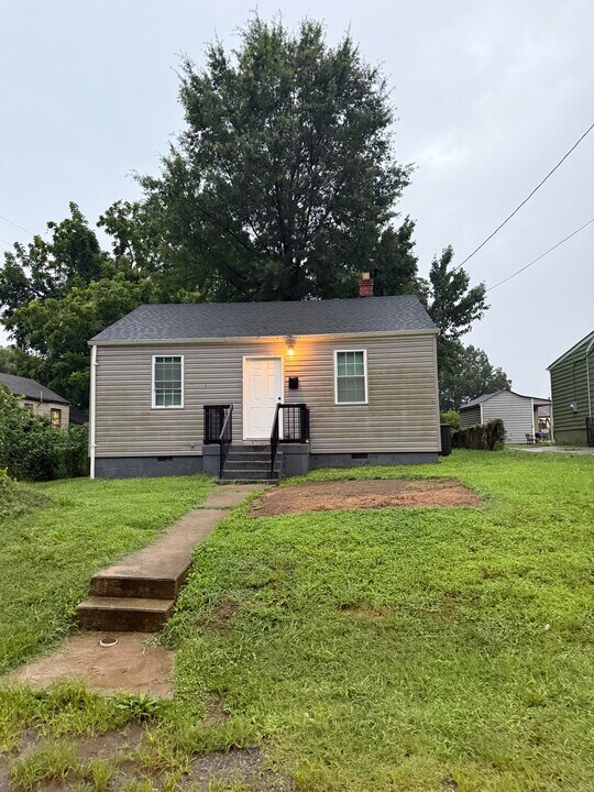2404 Alexander Ave in Richmond, VA - Building Photo