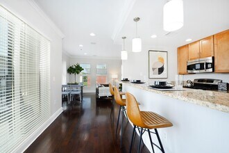 619 Adams St in Hoboken, NJ - Building Photo - Building Photo