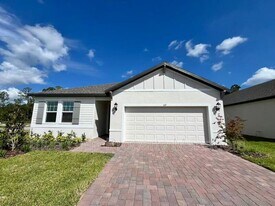 1117 British Cir in Daytona Beach, FL - Building Photo