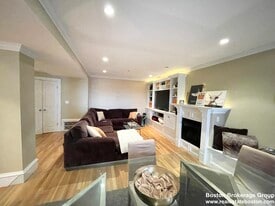 27 Telegraph St in Boston, MA - Building Photo