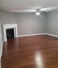 17430 Ambaum Blvd S in Seattle, WA - Building Photo - Building Photo